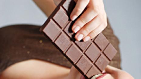 Какаова маска за кадифена кожа на лицето