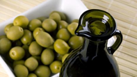 Хайвер от черни маслини и орехи