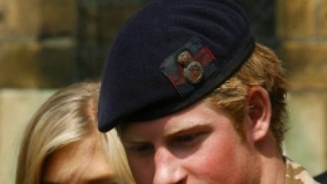 Пък приятелката на принц Хари напуска Англия