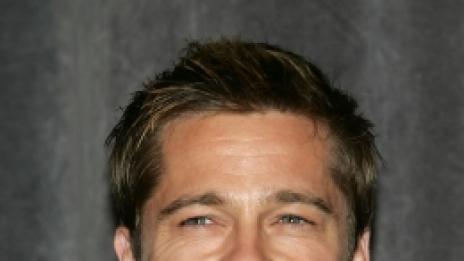 Ура! Брад Пит си обръсна брадата