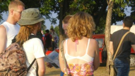 Модни прегрешения: гол гръб и сутиен