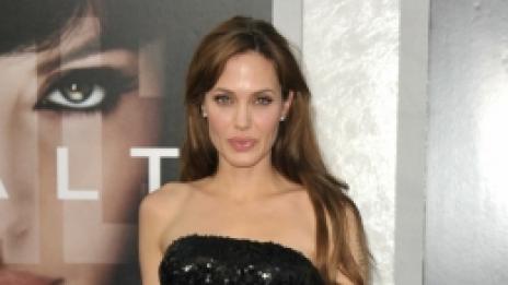 Забранената биография на Анджелина Джоли