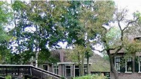 Романтично, идилично и с лодки