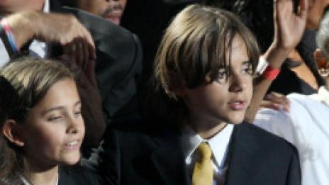 Децата на Джако тръгнаха на училище с охрана