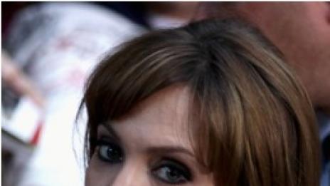 И на Анджелина не й е леко. Нямала приятели