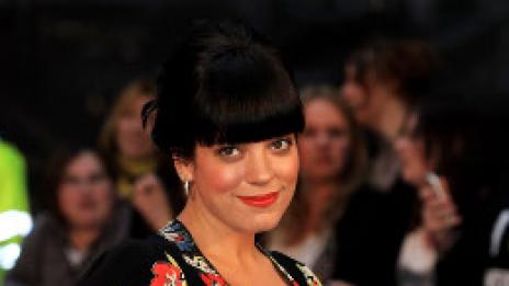 Лили Алън си купи селска къща