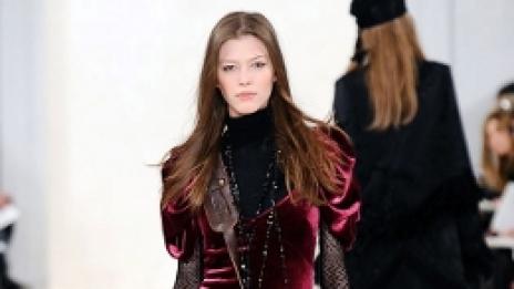 Зимни силуети: роклята