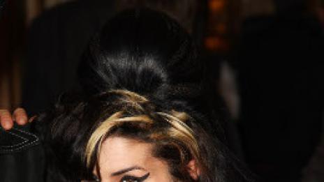 Ейми Уайнхаус е готова за деца