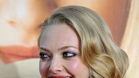 Прическата на Аманда Сейфрид