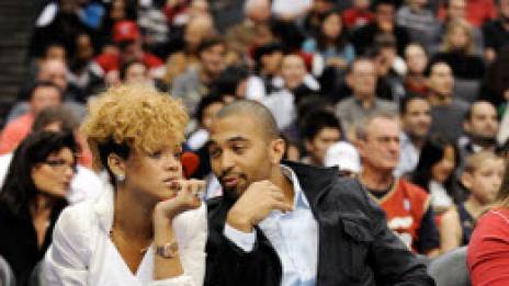 Риана ще се сгодява