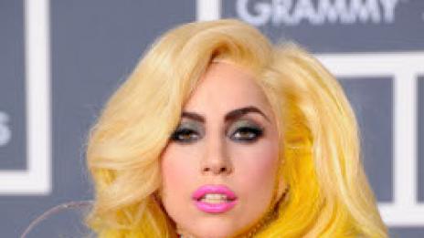 Лейди Гага започна с маниите