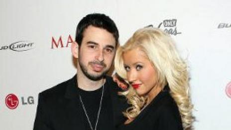 Агилера попълни документи за развод