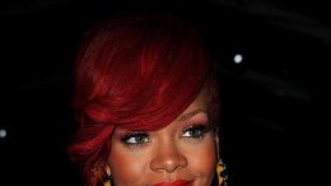 Риана с нова песен