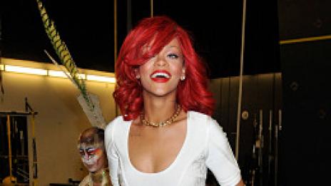 Огън в косите, като Риана