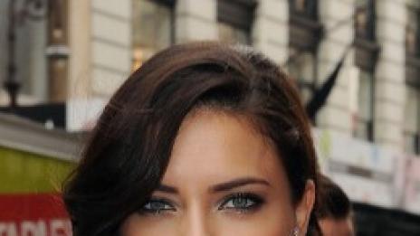 Най-скъпият сутиен. И Адриана Лима