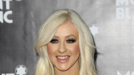 Кристина не спира да плаче, но пее