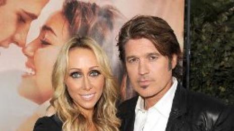 Родителите на Майли Сайръс се развеждат