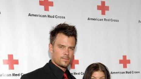 Горките. Фърги и Джош Дюамел нямат време за бебе