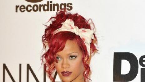 Риана даде старт на коледата в Лондон