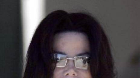 Братята на Майкъл Джексън пускат на пазара линия облекла