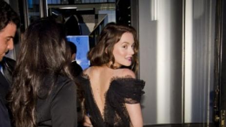 Бедствие на месеца: Лийтън Мийстър ... по дупе