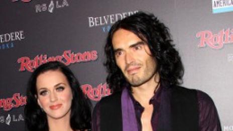 Мъжът на Кейти Пери иска да е независим, ще шофира сам