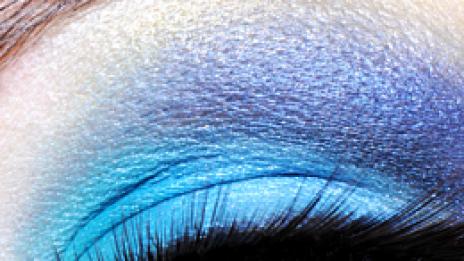 Грим в цвят деним