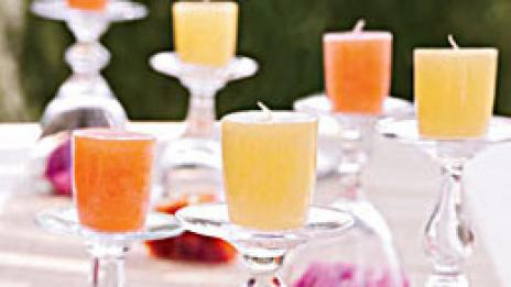 Лесна украса за маса с чаши и свещи