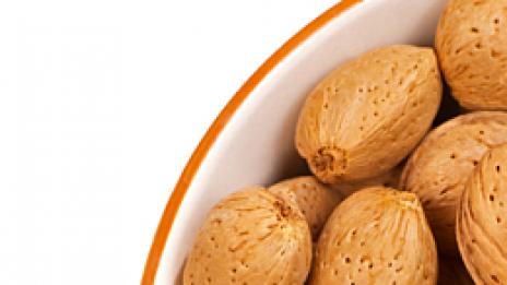 Бадемова паста за сухи ръце