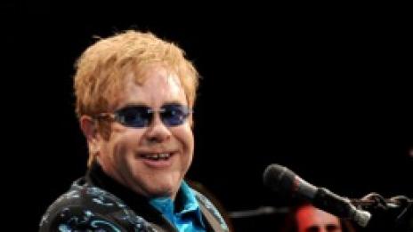 Елтън Джон: Ще пея вечно