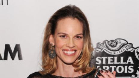 Хилари Суонк със собствена линия дрехи