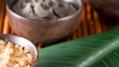 Ексфолиант с розова вода и бадеми