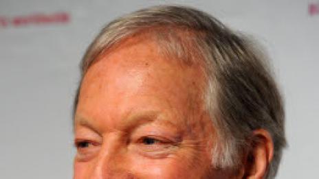 Ричард Чембърлейн посъветва гей-звездите да си мълчат