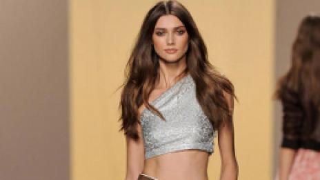 Модата отряза топовете. Отново