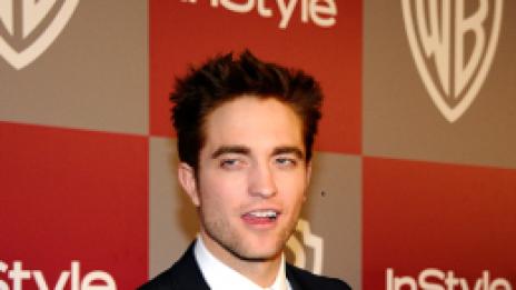 Робърт Патинсън се притеснява от любовни сцени