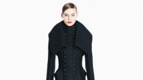 На почест Pre-Fall 2011 McQueen