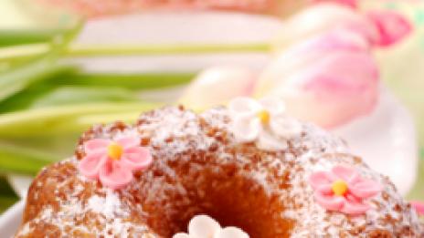 Пухкав розов кекс