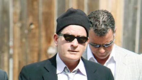 Най-сетне. Чарли Шийн реши да се лекува