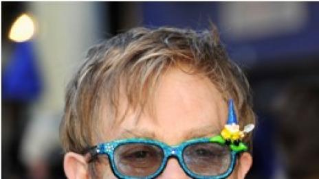 Елтън Джон би искал Робърт Дауни - Младши