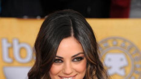 Мила Кунис: Подиграваха ми се за големите очи