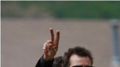 Чарли Шийн иска порно звезди да се грижат за децата му