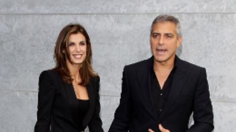 Любовта на Клуни и Елизабета е само поза