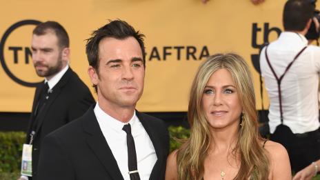 Анистън и Теру още се пазарят за предбрачния си договор