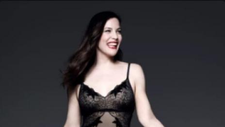 След три деца: Лив Тайлър в еротична фотосесия