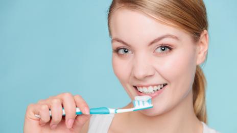 Трябва ли да миете зъбите си след всяко хранене