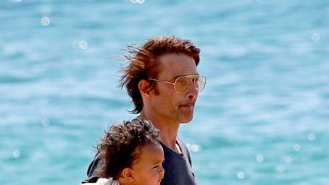 Хали Бери и Оливие Мартинес показаха сина си Масео