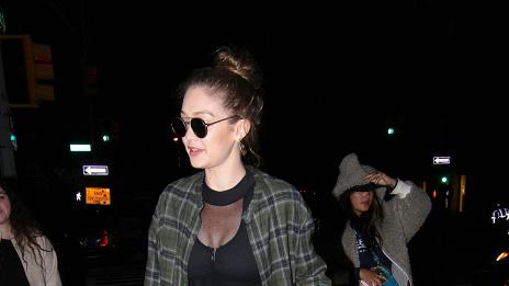 Папараци: Джиджи Хадид ефектна и на улицата