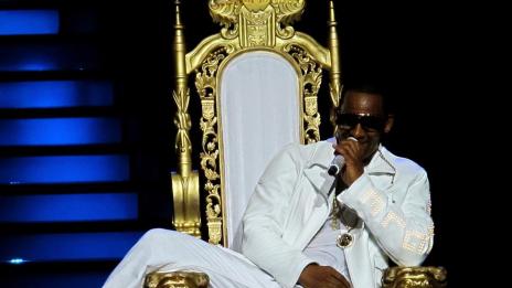 Ар Кели с първо интервю след обвиненията