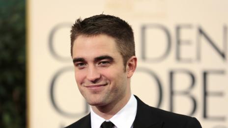 Робърт Патинсън излиза с колежка?