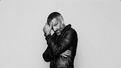 Венсан Касел – небрежен, в черно-бяло